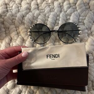 Fendi - Ribbons and Pearls - Ruthenium Round Oversize Sunglasses, gradient lens
